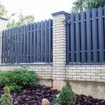 Sztachety metalowe na ogrodzenie – ciekawa alternatywa dla drewnianych przęseł